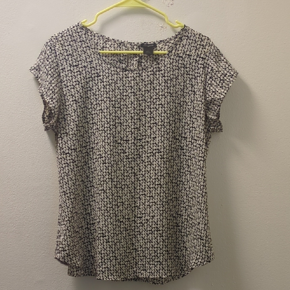 Ann Taylor Black and White Cap Sleeve Blouse